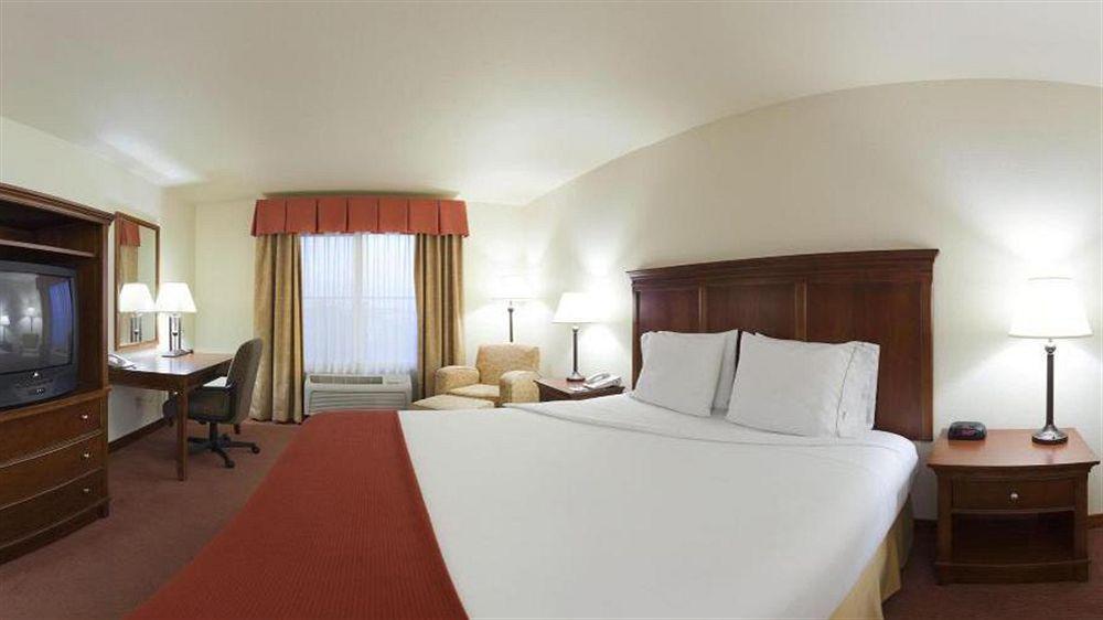 Holiday Inn Express Turlock By Ihg Exterior foto
