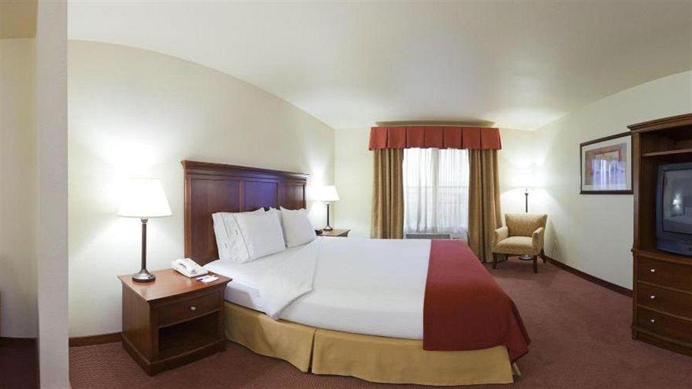 Holiday Inn Express Turlock By Ihg Exterior foto