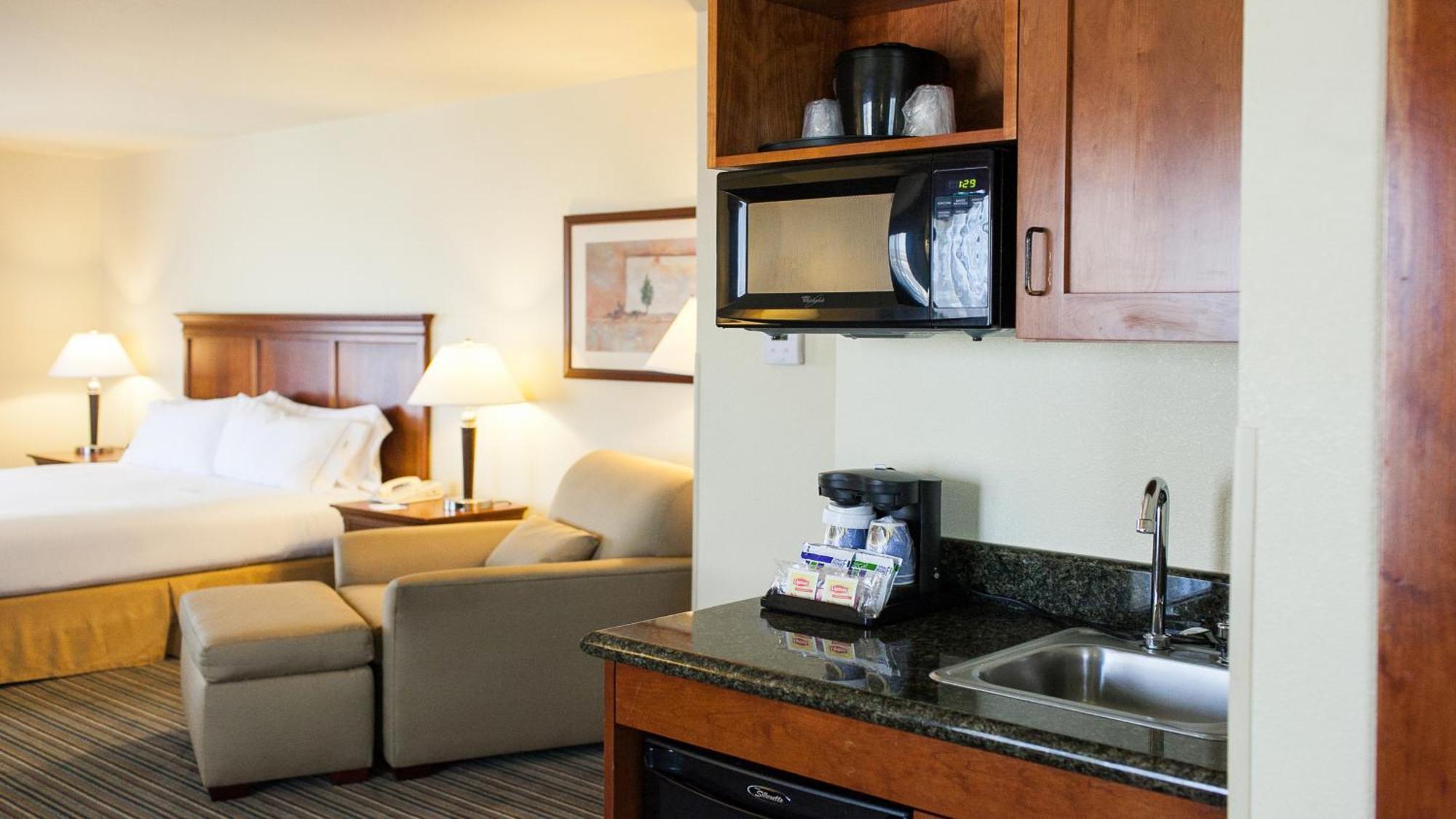 Holiday Inn Express Turlock By Ihg Exterior foto